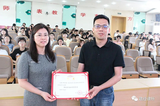 一场理论与实践的公开课|emc易倍律所何华芳主任应邀赴浙江建设职业技术学院开展工程+造价+法律的讲座